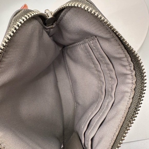 Coach Dark Gray Wristlet with Star Accents NWOT - Picture 3 of 7